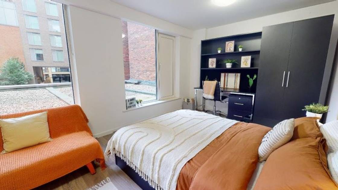 Bronze One Bed Apartment Plus