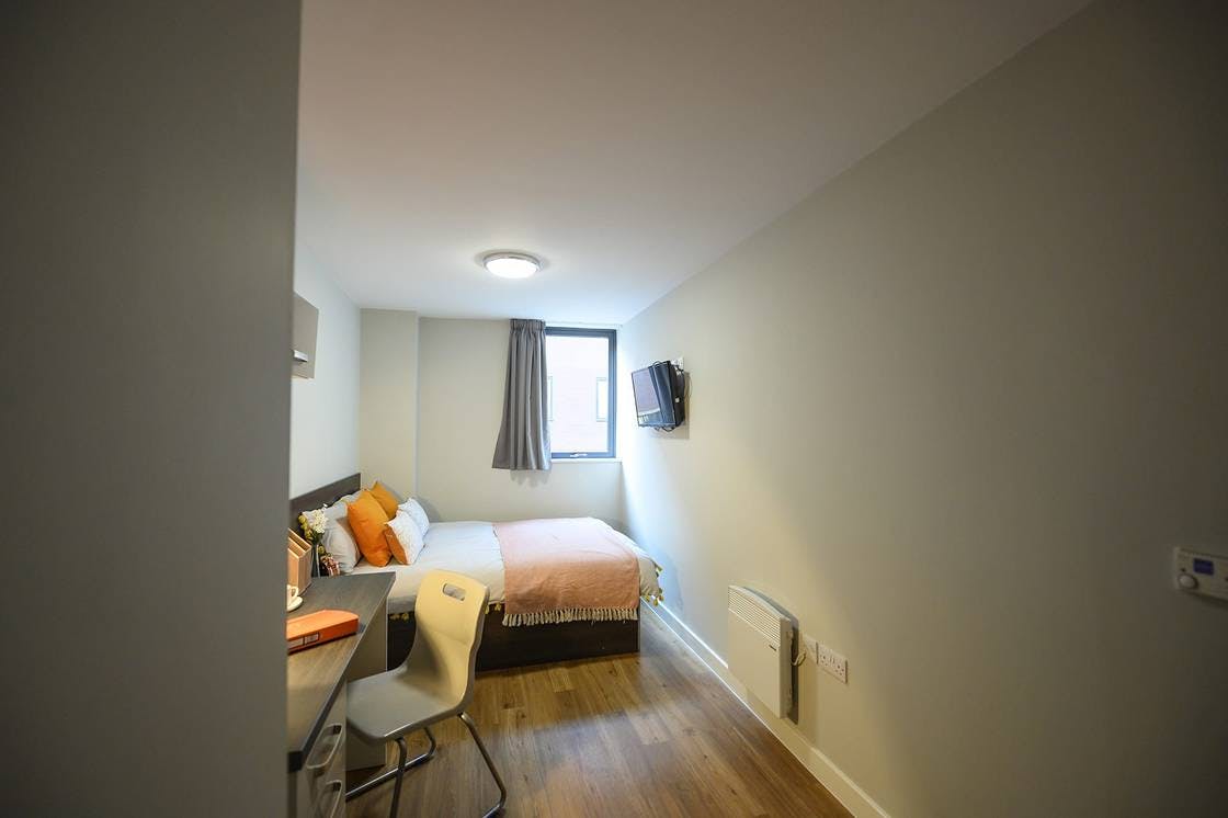 Two Bed Apartment (1 Double Bed - 1 Single Bed)